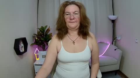 holymilfa online show from 17, 5, 2026