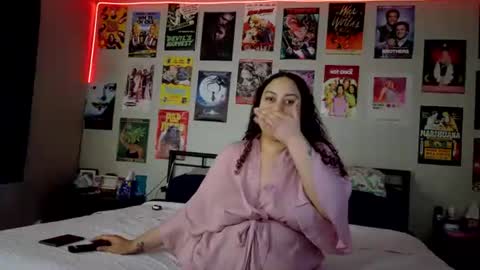 Snapshot of honeeyyy_pot chatting on 18, 9, 2025 Honey online show from 18, 9, 2025