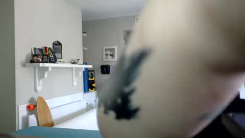 Snapshot of honeeyyy_pot chatting on 1, 10, 2025 Honey online show from 1, 10, 2025