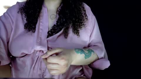 Snapshot of honeeyyy_pot chatting on 12, 10, 2025 Honey online show from 12, 10, 2025