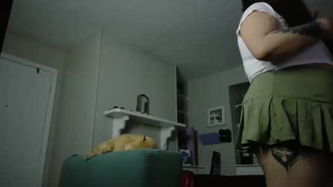 Snapshot of honeeyyy_pot chatting on 31, 10, 2025 Honey online show from 31, 10, 2025