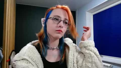 Honelints boyblonde hair AsterMIntfemboybrown hair online show from 16, 12, 2024
