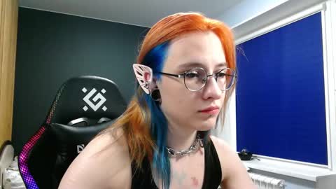 Honelints boyblonde hair AsterMIntfemboybrown hair online show from 16, 12, 2024