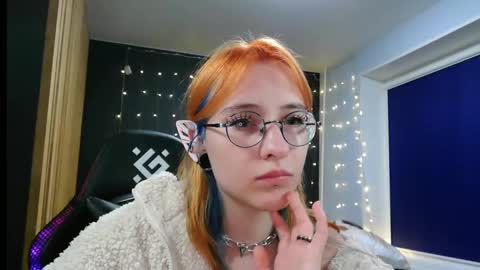 Honelints boyblonde hair AsterMIntfemboybrown hair online show from 25, 12, 2024