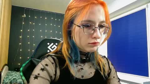 Honelints boyblonde hair AsterMIntfemboybrown hair online show from 26, 12, 2024