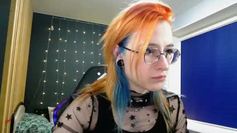 Honelints boyblonde hair AsterMIntfemboybrown hair online show from 26, 12, 2024