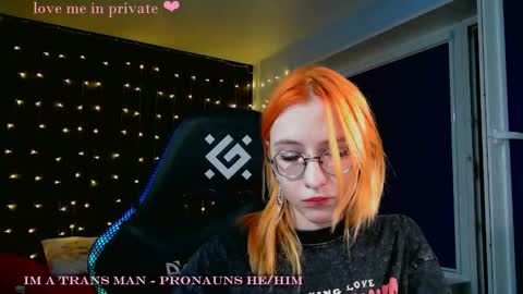 Honelints boyblonde hair AsterMIntfemboybrown hair online show from 23, 1, 2025
