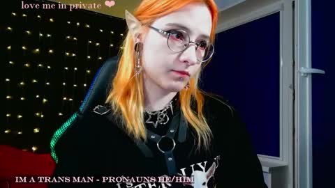 Honelints boyblonde hair AsterMIntfemboybrown hair online show from 7, 2, 2025