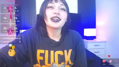Snapshot of honey_dark chatting on 4, 3, 2025 Honney online show from 4, 3, 2025