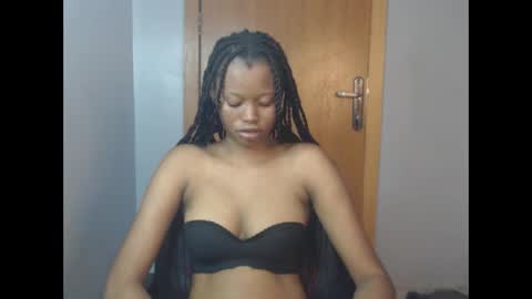 Snapshot of honey_juicydoll chatting on 21, 11, 2025 Sonia online show from 21, 11, 2025