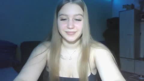 Snapshot of honey_lolaaa chatting on 17, 10, 2025 honey_lolaaa online show from 17, 10, 2025