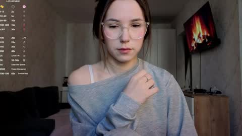 honey_peachy online show from 9, 5, 2026