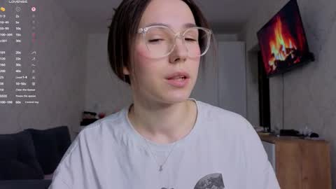 honey_peachy online show from 11, 5, 2026