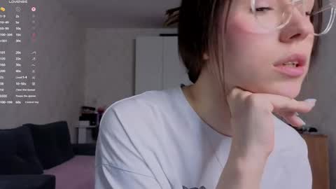 honey_peachy online show from 11, 5, 2026