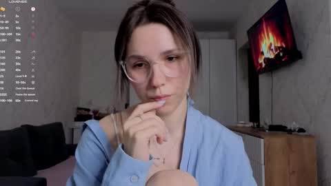 honey_peachy online show from 12, 5, 2026