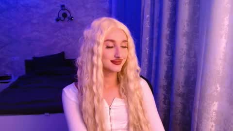 honey_sunset online show from 2, 10, 2025