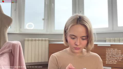 Snapshot of honey_sunshine chatting on 24, 10, 2025 Jenyanew vid how I squirt in forest in bio online show from 24, 10, 2025