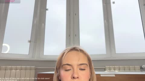 Snapshot of honey_sunshine chatting on 13, 11, 2025 Jenyanew vid how I squirt in forest in bio online show from 13, 11, 2025