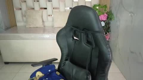 HONEY  online show from 7, 5, 2026