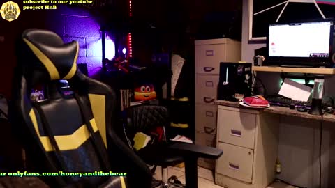 Honey and Bear online show from 21, 12, 2024