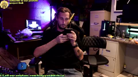 Honey and Bear online show from 1, 1, 2025