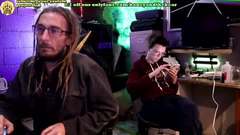 Honey and Bear online show from 15, 1, 2025