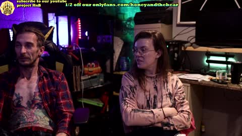 Honey and Bear online show from 4, 2, 2025