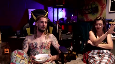 Honey and Bear online show from 10, 9, 2025