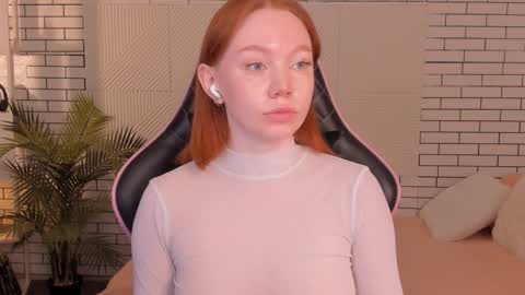 Snapshot of honeyautumn chatting on 7, 12, 2024 honeyautumn online show from 7, 12, 2024