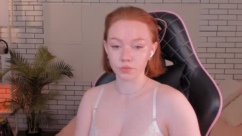 Snapshot of honeyautumn chatting on 15, 12, 2024 honeyautumn online show from 15, 12, 2024