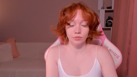 Snapshot of honeyautumn chatting on 1, 1, 2025 honeyautumn online show from 1, 1, 2025