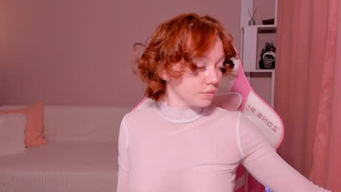 Snapshot of honeyautumn chatting on 5, 1, 2025 honeyautumn online show from 5, 1, 2025