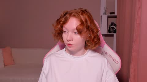 Snapshot of honeyautumn chatting on 10, 1, 2025 honeyautumn online show from 10, 1, 2025