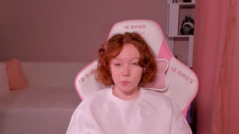 Snapshot of honeyautumn chatting on 10, 1, 2025 honeyautumn online show from 10, 1, 2025