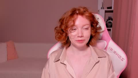 Snapshot of honeyautumn chatting on 12, 1, 2025 honeyautumn online show from 12, 1, 2025