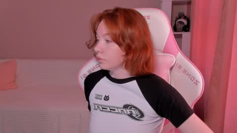 Snapshot of honeyautumn chatting on 6, 2, 2025 honeyautumn online show from 6, 2, 2025