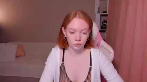 Snapshot of honeyautumn chatting on 24, 2, 2025 honeyautumn online show from 24, 2, 2025