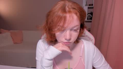 Snapshot of honeyautumn chatting on 8, 3, 2025 honeyautumn online show from 8, 3, 2025