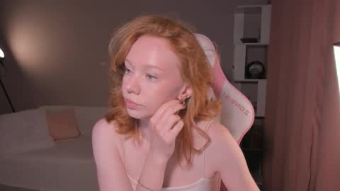 Snapshot of honeyautumn chatting on 9, 9, 2025 honeyautumn online show from 9, 9, 2025