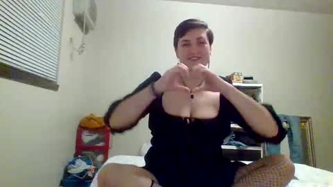 Snapshot of honeybeeflwr chatting on 4, 1, 2025 Honey online show from 4, 1, 2025