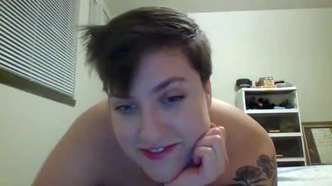 Snapshot of honeybeeflwr chatting on 10, 1, 2025 Honey online show from 10, 1, 2025