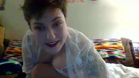 Snapshot of honeybeeflwr chatting on 17, 1, 2025 Honey online show from 17, 1, 2025