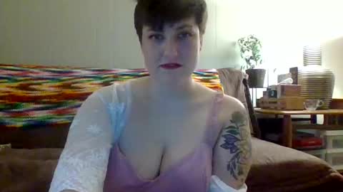Snapshot of honeybeeflwr chatting on 24, 1, 2025 Honey online show from 24, 1, 2025