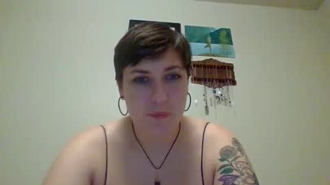 Snapshot of honeybeeflwr chatting on 28, 1, 2025 Honey online show from 28, 1, 2025