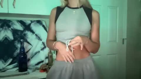 Snapshot of honeybun_z chatting on 17, 9, 2025 honeybun_z online show from 17, 9, 2025