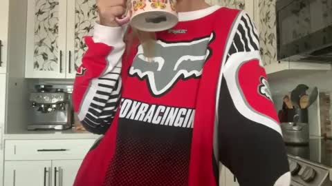 Snapshot of honeybun_z chatting on 12, 10, 2025 honeybun_z online show from 12, 10, 2025