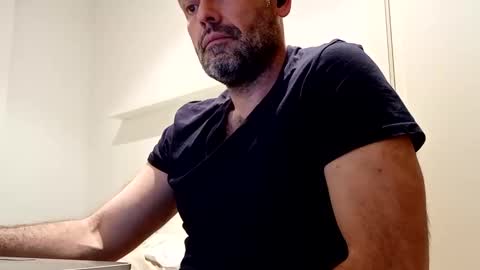 Snapshot of honeydaddyforyou chatting on 6, 3, 2025 honeydaddyforyou online show from 6, 3, 2025