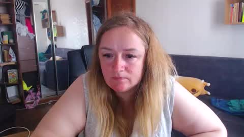 HoneydewMolly online show from 2, 4, 2026