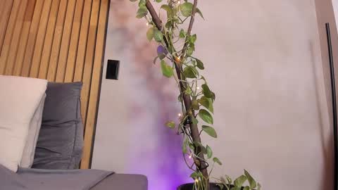 Snapshot of honeyhot69__ chatting on 4, 12, 2024 Sofia independent model online show from 4, 12, 2024