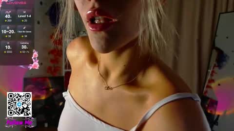 Snapshot of honeyjohansson_ chatting on 7, 11, 2025 Alina online show from 7, 11, 2025